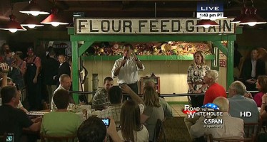 Mitt Romney Enjoys Breakfast At Machine Shed With Caucasian Locals